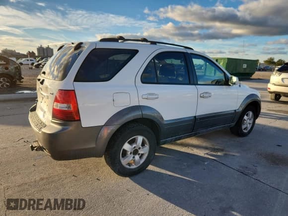 ✅ 2007 Kia Sorento LX • VIN: KNDJD736675717243 • Lot: 90646515. Listed on Copart with 257,327 mi. Free auction sales archive from the USA and detailed vehicle history report at DreamBid. Image 3.
