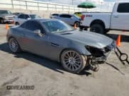 ✅ 2017 Mercedes-Benz SLC 300 • VIN: WDDPK3JA5HF139010 • Лот: 62964345. Опубликован ранее на Copart с пробегом 61 090 миль. Бесплатный доступ к архиву аукционных продаж из США и подробный отчёт об истории автомобиля на DreamBid. Изображение 4.