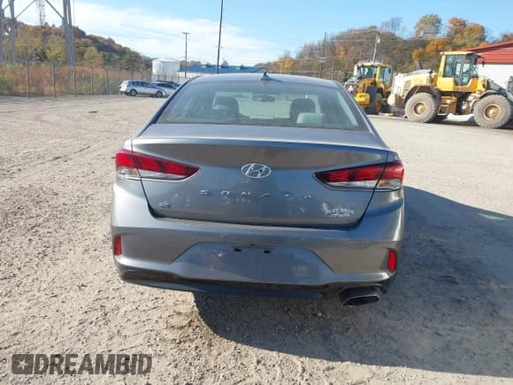 ✅ 2018 Hyundai Sonata SE • VIN: 5NPE24AF7JH637661 • Лот: 43591747. Опубликован ранее на IAAI с пробегом 127 225 миль. Бесплатный доступ к архиву аукционных продаж из США и подробный отчёт об истории автомобиля на DreamBid. Изображение 16.
