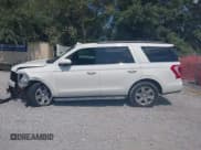 ✅ 2020 Ford Expedition XLT • VIN: 1FMJU1JT5LEA26734 • Lot: 43271054. Listed on IAAI with 120,106 mi. Free auction sales archive from the USA and detailed vehicle history report at DreamBid. Image 14.