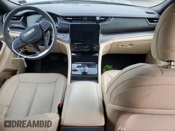 ✅ 2024 Jeep Grand Cherokee Limited • VIN: 1C4RJHBG2RC123713 • Лот: 67323495. Опубликован ранее на Copart с пробегом 43 184 миль. Бесплатный доступ к архиву аукционных продаж из США и подробный отчёт об истории автомобиля на DreamBid. Изображение 8.