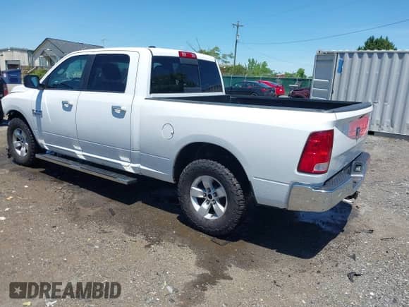 2017 Ram 1500 Big Horn z VIN 1C6RR7TT3HS770180, wystawiony jako IAAI lot #42279885 z przebiegiem 146 444 mil mil oraz . Historia ofert i sprzedaży dostępna na DreamBid. Obrazek 3.