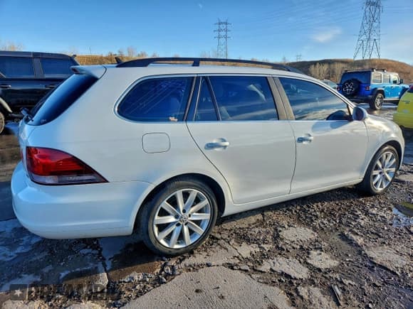 ✅ 2014 Volkswagen Jetta TDI w/Sunroof • VIN: 3VWPL7AJ4EM625749 • Lot: 93427965. Listed on Copart with 107,712 mi. Free auction sales archive from the USA and detailed vehicle history report at DreamBid. Image 3.