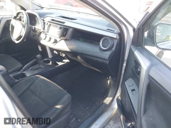 ✅ 2017 Toyota RAV4 LE • VIN: 2T3BFREV2HW550825 • Lot: 43747935. Listed on IAAI with 204,748 mi. Free auction sales archive from the USA and detailed vehicle history report at DreamBid. Image 5.