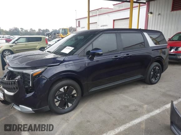 ✅ 2025 Kia Carnival LXS • VIN: KNDNB5KA6S6044796 • Лот: 41199932. Опубликован ранее на IAAI с пробегом 599 миль. Бесплатный доступ к архиву аукционных продаж из США и подробный отчёт об истории автомобиля на DreamBid. Изображение 17.