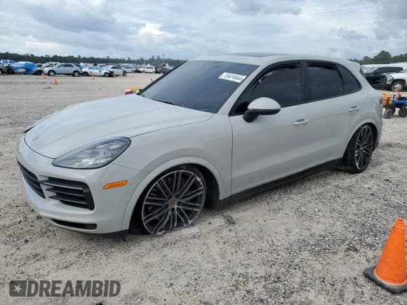 ✅ 2023 Porsche Cayenne S • VIN: WP1AB2AY3PDA14605 • Лот: 70424044. Опубликован ранее на Copart с пробегом 22 946 миль. Бесплатный доступ к архиву аукционных продаж из США и подробный отчёт об истории автомобиля на DreamBid. Изображение 1.