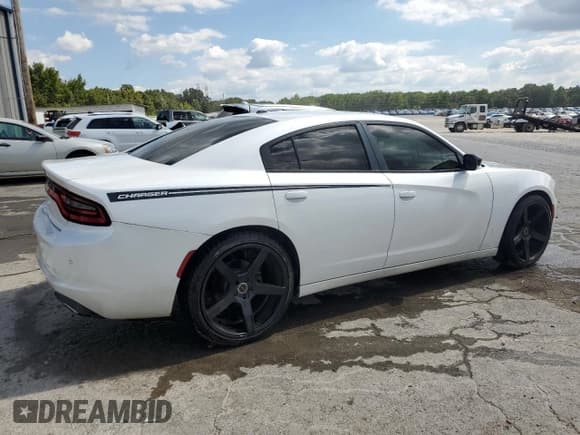 ✅ 2016 Dodge Charger SE • VIN: 2C3CDXBG6GH242130 • Lot: 70006235. Wystawiony na Copart z przebiegiem 159 225 mil. Bezpłatny archiwum sprzedaży aukcyjnych z USA i szczegółowy raport historii pojazdu na DreamBid. Zdjęcie 3.