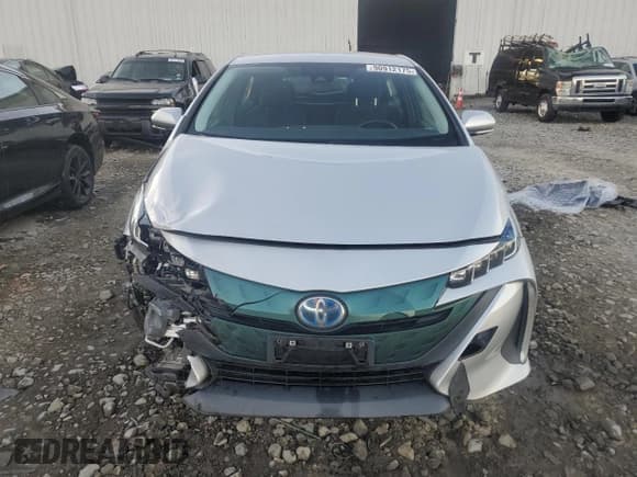 ✅ 2018 Toyota Prius Plus • VIN: JTDKARFP6J3090835 • Lot: 90912175. Wystawiony na Copart z przebiegiem 129 824 mil. Bezpłatny archiwum sprzedaży aukcyjnych z USA i szczegółowy raport historii pojazdu na DreamBid. Zdjęcie 5.