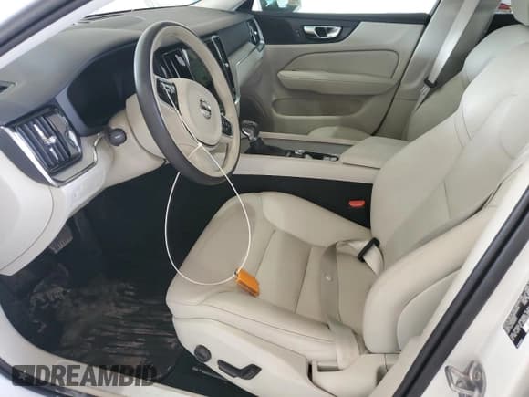 ✅ 2022 Volvo V60 • VIN: YV4102WK4N2092036 • Lot: 80911585. Wystawiony na Copart z przebiegiem 26 176 mil. Bezpłatny archiwum sprzedaży aukcyjnych z USA i szczegółowy raport historii pojazdu na DreamBid. Zdjęcie 7.