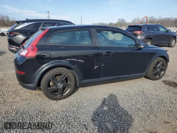 ✅ 2013 Volvo C30 T5 • VIN: YV1672MK2D2303931 • Lot: 50793765. Listed on Copart with 135,889 mi. Free auction sales archive from the USA and detailed vehicle history report at DreamBid. Image 3.