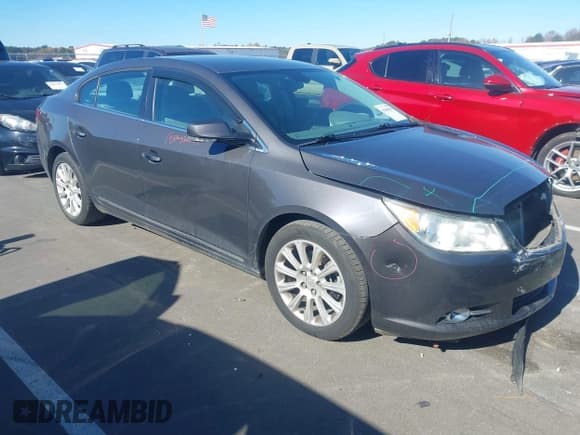 ✅ 2013 Buick LaCrosse Premium 1 • VIN: 1G4GF5E38DF189895 • Лот: 43640154. Опубликован ранее на IAAI с пробегом 100 351 миль. Бесплатный доступ к архиву аукционных продаж из США и подробный отчёт об истории автомобиля на DreamBid. Изображение 1.