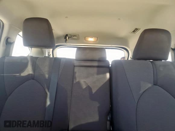 ✅ 2022 Toyota Highlander LE • VIN: 5TDZZRAH9NS106523 • Lot: 71848215. Listed on Copart with 41,497 mi. Free auction sales archive from the USA and detailed vehicle history report at DreamBid. Image 10.