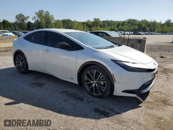 2024 Toyota Prius LE with VIN JTDADABU2R3014573, listed as a Copart auction lot 67264525 with 4,807 mi miles and Non repairable. Bid and sale history available at DreamBid. Image 4.