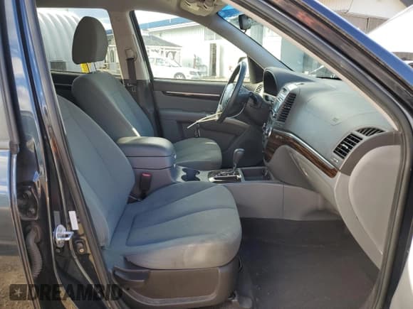 ✅ 2011 Hyundai Santa Fe GLS • VIN: 5XYZGDAB7BG014307 • Lot: 91380255. Listed on Copart with 178,397 mi. Free auction sales archive from the USA and detailed vehicle history report at DreamBid. Image 7.