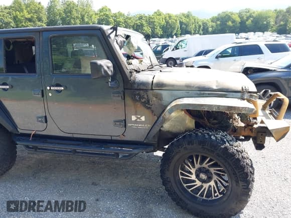 ✅ 2008 Jeep Wrangler Unlimited X • VIN: 1J4GA39148L595125 • Lot: 42617725. Wystawiony na IAAI z przebiegiem Nie podano. Bezpłatny archiwum sprzedaży aukcyjnych z USA i szczegółowy raport historii pojazdu na DreamBid. Zdjęcie 15.
