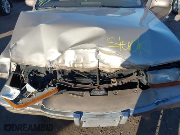 ✅ 1996 Buick Roadmaster • VIN: 1G4BT52P2TR409460 • Lot: 41628547. Wystawiony na IAAI z przebiegiem 114 438 mil. Bezpłatny archiwum sprzedaży aukcyjnych z USA i szczegółowy raport historii pojazdu na DreamBid. Zdjęcie 10.