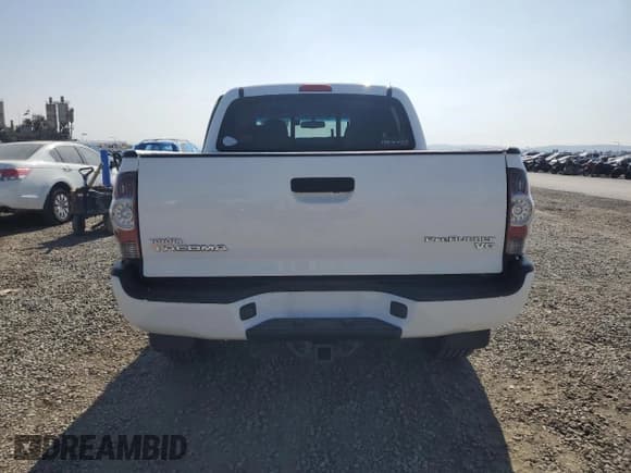 ✅ 2013 Toyota Tacoma PreRunner • VIN: 3TMJU4GN9DM152833 • Lot: 91352235. Wystawiony na Copart z przebiegiem 212 146 mil. Bezpłatny archiwum sprzedaży aukcyjnych z USA i szczegółowy raport historii pojazdu na DreamBid. Zdjęcie 6.