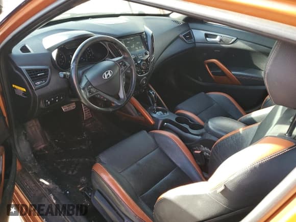 ✅ 2016 Hyundai Veloster Turbo Rally Edition • VIN: KMHTC6AE6GU262282 • Lot: 85981914. Wystawiony na Copart z przebiegiem 104 545 mil. Bezpłatny archiwum sprzedaży aukcyjnych z USA i szczegółowy raport historii pojazdu na DreamBid. Zdjęcie 8.