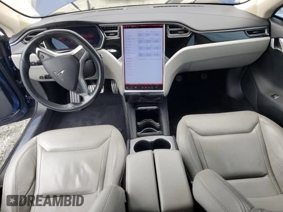 ✅ 2015 Tesla Model S 85D • VIN: 5YJSA1S26FF090047 • Лот: 84451495. Опубликован ранее на Copart с пробегом 128 047 миль. Бесплатный доступ к архиву аукционных продаж из США и подробный отчёт об истории автомобиля на DreamBid. Изображение 8.