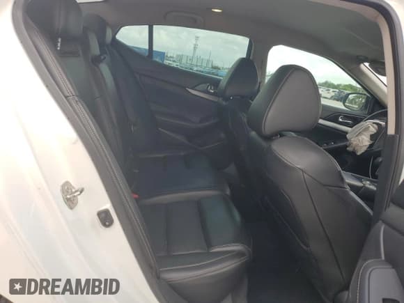 ✅ 2018 Nissan Maxima Platinum • VIN: 1N4AA6AP6JC371279 • Lot: 58825085. Wystawiony na Copart z przebiegiem 72 089 mil. Bezpłatny archiwum sprzedaży aukcyjnych z USA i szczegółowy raport historii pojazdu na DreamBid. Zdjęcie 10.