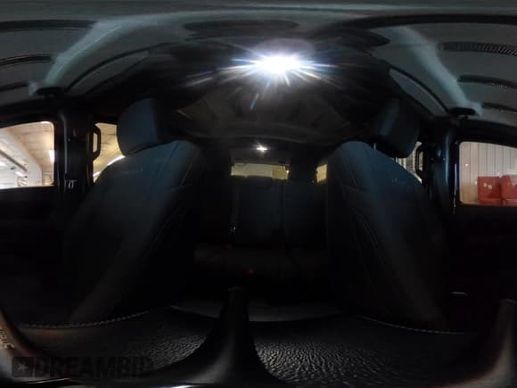 ✅ 2018 Jeep Wrangler Unlimited Sahara • VIN: 1C4HJXEN3JW254054 • Lot: 41724635. Listed on IAAI with 111,697 mi. Free auction sales archive from the USA and detailed vehicle history report at DreamBid. Image 19.