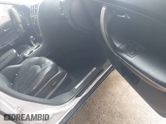 ✅ 2011 GMC Acadia SLT1 • VIN: 1GKKRRED4BJ417752 • Lot: 43782423. Listed on IAAI with 256,394 mi. Free auction sales archive from the USA and detailed vehicle history report at DreamBid. Image 5.