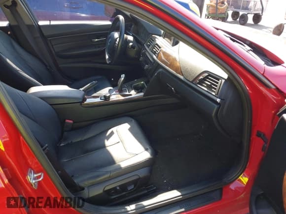 ✅ 2015 BMW 3 Series 320i xDrive • VIN: WBA3C3C53FK203133 • Lot: 42835207. Listed on IAAI with 108,196 mi. Free auction sales archive from the USA and detailed vehicle history report at DreamBid. Image 5.