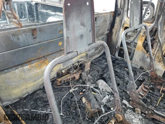 ✅ 2003 Chevrolet S-10 LS • VIN: 1GCCS19X038271501 • Lot: 90023545. Wystawiony na Copart z przebiegiem Nie podano. Bezpłatny archiwum sprzedaży aukcyjnych z USA i szczegółowy raport historii pojazdu na DreamBid. Zdjęcie 10.