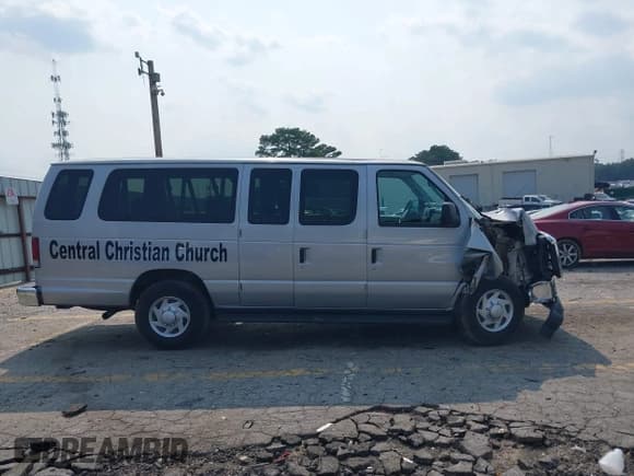✅ 2014 Ford Econoline Passenger XL • VIN: 1FBSS3BL9EDA85811 • Lot: 42385190. Wystawiony na IAAI z przebiegiem 78 000 mil. Bezpłatny archiwum sprzedaży aukcyjnych z USA i szczegółowy raport historii pojazdu na DreamBid. Zdjęcie 13.