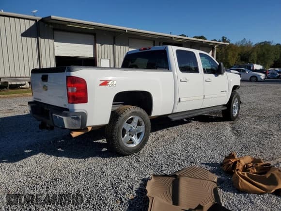 ✅ 2011 Chevrolet Silverado 2500HD LTZ • VIN: 1GC1KYEG7BF102592 • Lot: 89532495. Listed on Copart with 160,428 mi. Free auction sales archive from the USA and detailed vehicle history report at DreamBid. Image 3.