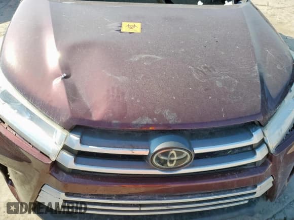 ✅ 2018 Toyota Highlander LE • VIN: 5TDZZRFHXJS260189 • Лот: 69824505. Опубликован ранее на Copart с пробегом Не указан. Бесплатный доступ к архиву аукционных продаж из США и подробный отчёт об истории автомобиля на DreamBid. Изображение 11.