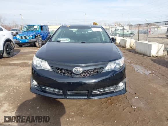 ✅ 2014 Toyota Camry SE • VIN: 4T1BF1FK9EU317888 • Lot: 43745185. Listed on IAAI with 182,979 mi. Free auction sales archive from the USA and detailed vehicle history report at DreamBid. Image 12.
