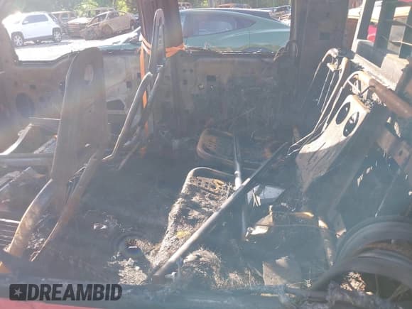 ✅ 2010 Ford F-250 XL • VIN: 1FTSW2BY2AEA10555 • Lot: 42525786. Listed on IAAI with Not provided. Free auction sales archive from the USA and detailed vehicle history report at DreamBid. Image 12.