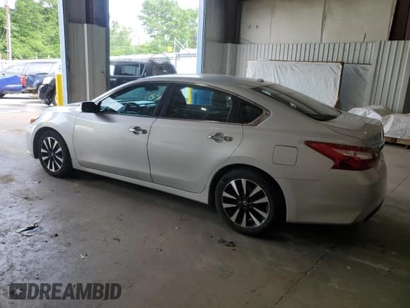 ✅ 2017 Nissan Altima S • VIN: 1N4AL3AP2HC209863 • Lot: 55137035. Wystawiony na Copart z przebiegiem 190 617 mil. Bezpłatny archiwum sprzedaży aukcyjnych z USA i szczegółowy raport historii pojazdu na DreamBid. Zdjęcie 2.