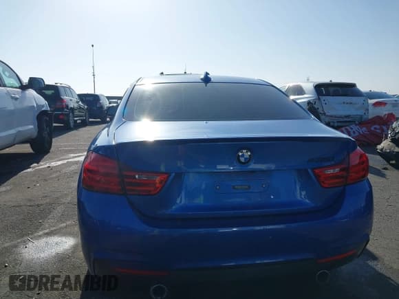 ✅ 2015 BMW 4 Series 435i • VIN: WBA3R1C55FK193269 • Lot: 42222513. Wystawiony na IAAI z przebiegiem 59 702 mil. Bezpłatny archiwum sprzedaży aukcyjnych z USA i szczegółowy raport historii pojazdu na DreamBid. Zdjęcie 17.