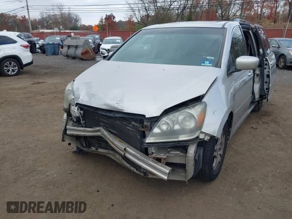 ✅ 2006 Honda Odyssey EX-L • VIN: 5FNRL38796B452539 • Lot: 43690465. Wystawiony na IAAI z przebiegiem 127 937 mil. Bezpłatny archiwum sprzedaży aukcyjnych z USA i szczegółowy raport historii pojazdu na DreamBid. Zdjęcie 6.