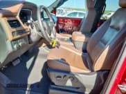 ✅ 2023 Chevrolet Suburban High Country • VIN: 1GNSKGKLXPR283782 • Lot: 71416185. Wystawiony na Copart z przebiegiem 119 374 mil. Bezpłatny archiwum sprzedaży aukcyjnych z USA i szczegółowy raport historii pojazdu na DreamBid. Zdjęcie 7.