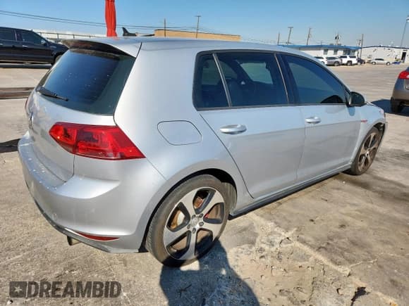✅ 2015 Volkswagen Golf GTI S • VIN: 3VW4T7AU2FM010387 • Лот: 84818695. Опубликован ранее на Copart с пробегом 152 358 миль. Бесплатный доступ к архиву аукционных продаж из США и подробный отчёт об истории автомобиля на DreamBid. Изображение 3.