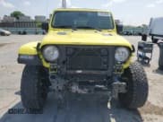 ✅ 2023 Jeep Wrangler Rubicon • VIN: 1C4HJXFG0PW581956 • Lot: 67045905. Wystawiony na Copart z przebiegiem 27 727 mil. Bezpłatny archiwum sprzedaży aukcyjnych z USA i szczegółowy raport historii pojazdu na DreamBid. Zdjęcie 5.