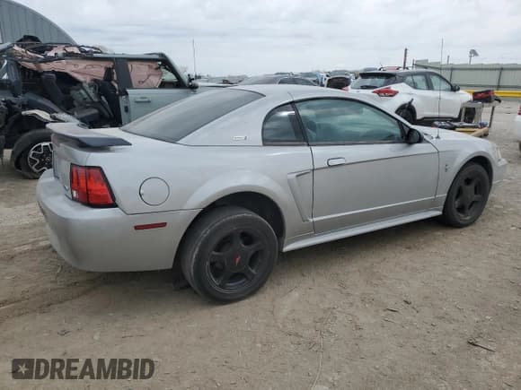 ✅ 2001 Ford Mustang Standard • VIN: 1FAFP40401F200672 • Lot: 51295345. Listed on Copart with Not provided. Free auction sales archive from the USA and detailed vehicle history report at DreamBid. Image 3.