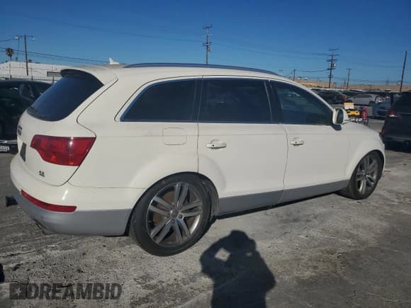 ✅ 2008 Audi Q7 Premium • VIN: WA1BV74L98D069193 • Lot: 68079534. Listed on Copart with 146,584 mi. Free auction sales archive from the USA and detailed vehicle history report at DreamBid. Image 3.