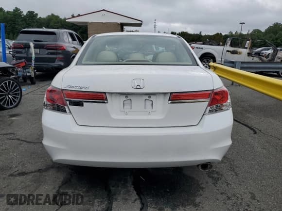 ✅ 2011 Honda Accord LX • VIN: 1HGCP2F3XBA033916 • Lot: 71707035. Listed on Copart with 105,279 mi. Free auction sales archive from the USA and detailed vehicle history report at DreamBid. Image 6.
