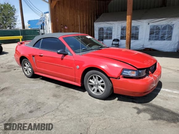 ✅ 2004 Ford Mustang Deluxe • VIN: 1FAFP446X4F179264 • Lot: 52425015. Listed on Copart with 198,495 mi. Free auction sales archive from the USA and detailed vehicle history report at DreamBid. Image 4.