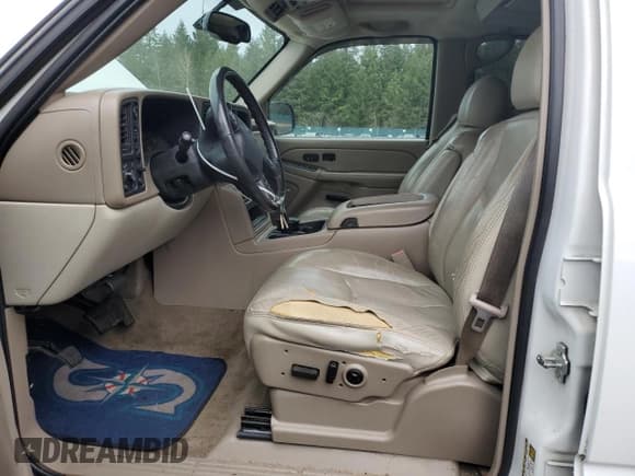 ✅ 2005 Chevrolet Suburban LT • VIN: 3GNFK16Z55G254040 • Lot: 43133425. Listed on Copart with 184,755 mi. Free auction sales archive from the USA and detailed vehicle history report at DreamBid. Image 7.