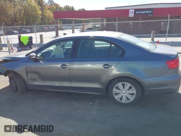 ✅ 2012 Volkswagen Jetta SE • VIN: 3VWDP7AJ0CM050358 • Лот: 43531846. Опубликован ранее на IAAI с пробегом 213 917 миль. Бесплатный доступ к архиву аукционных продаж из США и подробный отчёт об истории автомобиля на DreamBid. Изображение 14.