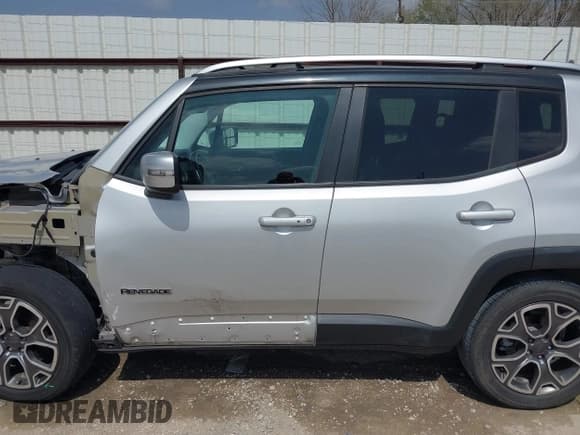 ✅ 2016 Jeep Renegade Limited • VIN: ZACCJADT1GPC66510 • Lot: 41787935. Listed on IAAI with 133,089 mi. Free auction sales archive from the USA and detailed vehicle history report at DreamBid. Image 15.