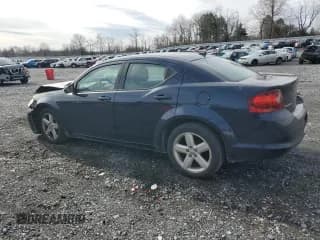 ✅ 2013 Dodge Avenger SE • VIN: 1C3CDZAB2DN563134 • Лот: 82622704. Опубликован ранее на Copart с пробегом 150 281 миль. Бесплатный доступ к архиву аукционных продаж из США и подробный отчёт об истории автомобиля на DreamBid. Изображение 2.