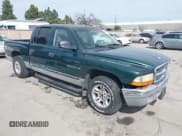 ✅ 2001 Dodge Dakota Sport • VIN: 1B7HL2AN81S281275 • Lot: 41693105. Wystawiony na IAAI z przebiegiem 276 182 mil. Bezpłatny archiwum sprzedaży aukcyjnych z USA i szczegółowy raport historii pojazdu na DreamBid. Zdjęcie 1.