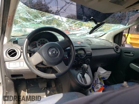 ✅ 2014 Mazda 2 Sport • VIN: JM1DE1KY0E0185671 • Lot: 65857865. Wystawiony na Copart z przebiegiem 123 988 mil. Bezpłatny archiwum sprzedaży aukcyjnych z USA i szczegółowy raport historii pojazdu na DreamBid. Zdjęcie 8.