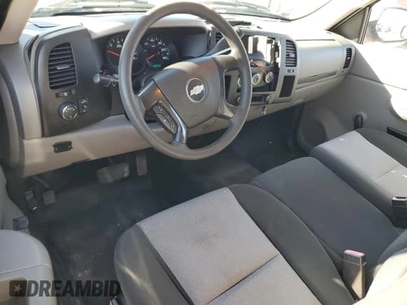 ✅ 2008 Chevrolet Silverado 1500 Work Truck • VIN: 1GCEC14088Z253894 • Lot: 81724804. Wystawiony na Copart z przebiegiem 100 025 mil. Bezpłatny archiwum sprzedaży aukcyjnych z USA i szczegółowy raport historii pojazdu na DreamBid. Zdjęcie 8.